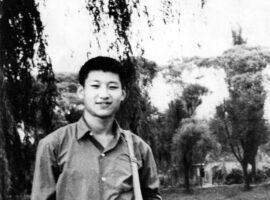 Από αντεπαναστάτης, ο Σι Τζίνπινγκ εξελίχθηκε σε απόλυτο, αδιαμφισβήτητο ηγέτη της Κίνας