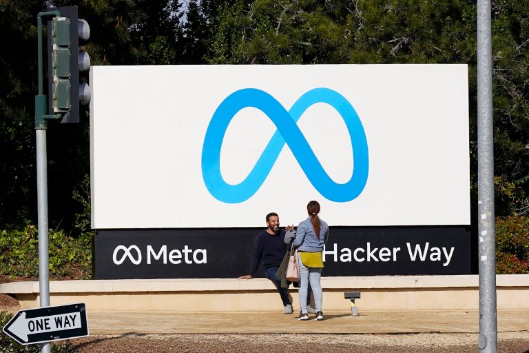 Η Meta αναγκάζεται να αλλάξει τους κανόνες για τους εφήβους – Και τώρα τι θα κάνουν οι άλλες χώρες;